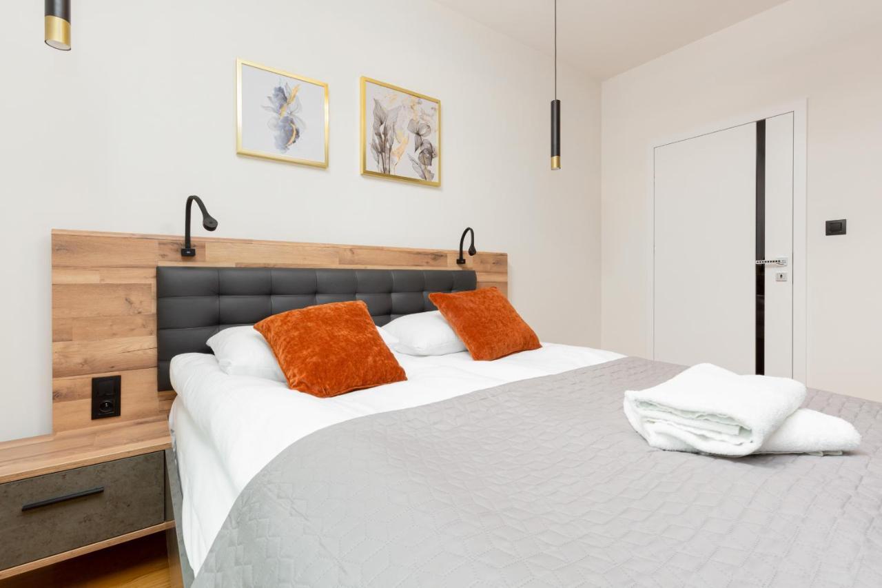 Park Arkadia Apartment With Parking Mokotow By Noclegi Renters وارسو المظهر الخارجي الصورة
